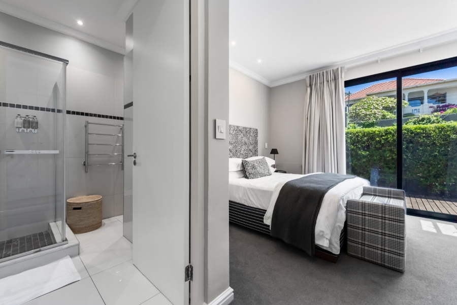 To Let 4 Bedroom Property for Rent in Fresnaye Western Cape